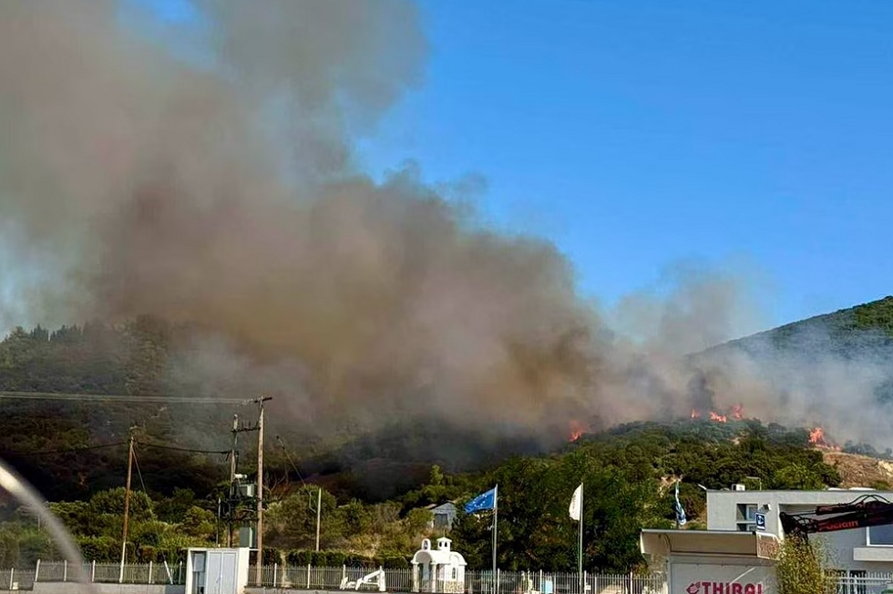 Φωτιά στο Κοκκινόχωμα Καβάλας – Ενισχύθηκαν οι δυνάμεις, μήνυμα από το 112