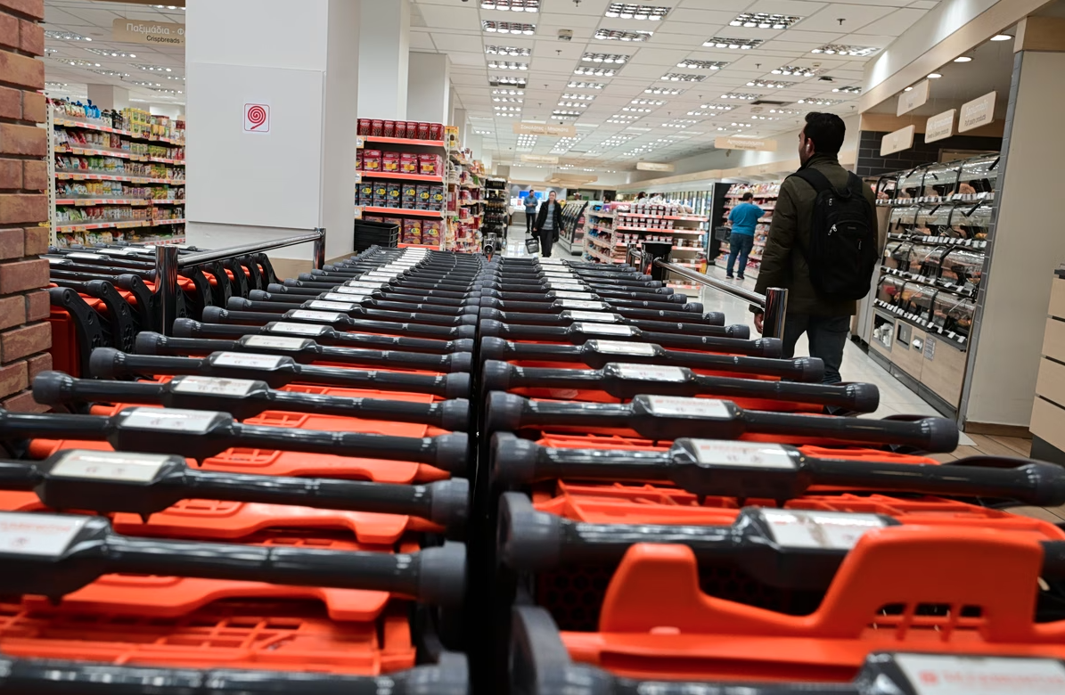 Ακρίβεια: Ένα θερμό καλοκαίρι και ένας ακόμα θερμότερος χειμώνας – Τα σημάδια που δεν δείχνουν αποκλιμάκωση