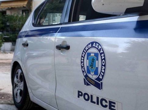 Άγιος Παντελεήμονας: Εμπρηστική επίθεση σε εν λειτουργία κατάστημα – Αναζητούνται δύο δράστες που πέταξαν τις μολότοφ
