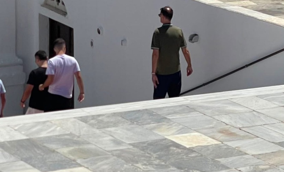 Στην Παναγία της Τήνου ο Γιώργος Μπαρτζώκας