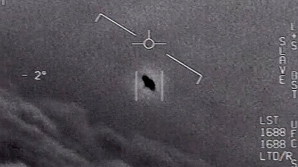 H EE φέρεται να παρακολουθεί τον ουρανό για UFO – Πιλότοι μιλούν για περιστατικά σε Κύπρο και Μύκονο