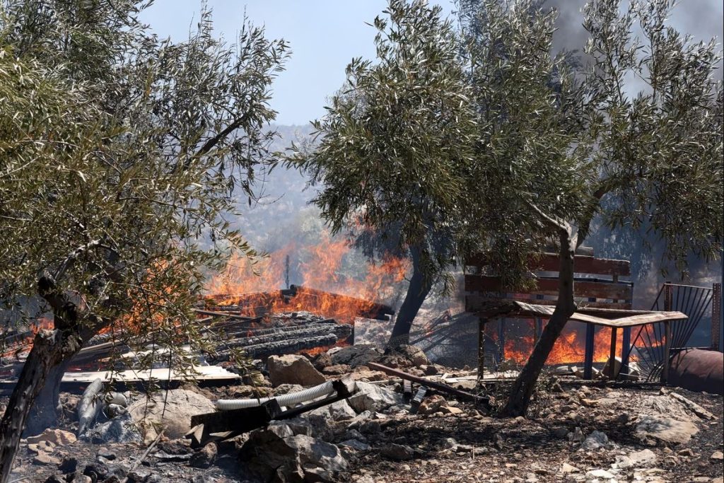 Ο δήμαρχος Στυλίδας ένας από τους δύο συλληφθέντες για τη φωτιά στη Βοιωτία