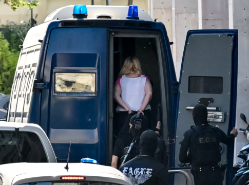 Marfin: «Άδικη προφυλάκιση, καταστρέφει μια αθώα κατηγορούμενη – Δεν υπάρχει καμία ταυτοποίηση προσώπου» λέει ο δικηγόρος της 46χρονης
