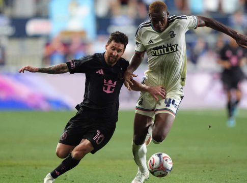 Ο Μέσι τιμωρήθηκε από το MLS για… καρπαζιά σε αντίπαλο – Δεν είδε ούτε κίτρινη από τον διαιτητή (vid)