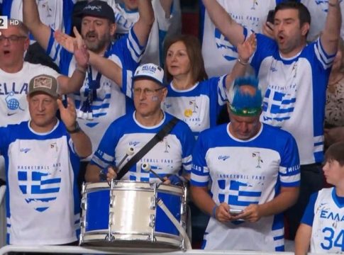 Ουκρανία – Ελλάδα: Δυναμικό «παρών» στη Ρίγα από τους Έλληνες οπαδούς – Μαζί τους και οι «Πελαργοί» (vid)