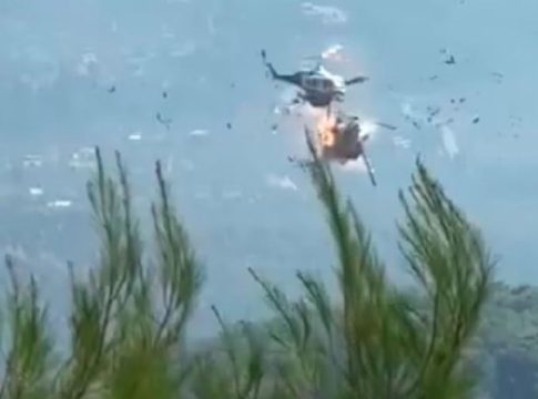 Βίντεο ντοκουμέντο: Η στιγμή της σύγκρουσης των δύο ελικοπτέρων
