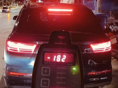 Εξαγοράσιμη ποινή στον 27χρονο τράπερ που έτρεχε με 182 χιλιόμετρα στην ΠΑΘΕ – Ζήτησε «συγγνώμη»