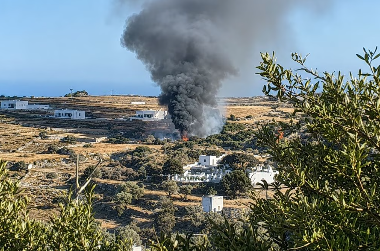 Σίφνος: Βίντεο ντοκουμέντο από την πτώση του ελικοπτέρου – Ένας από τους επιβάτες πήδηξε πριν συντριβεί αλλά δεν τα κατάφερε