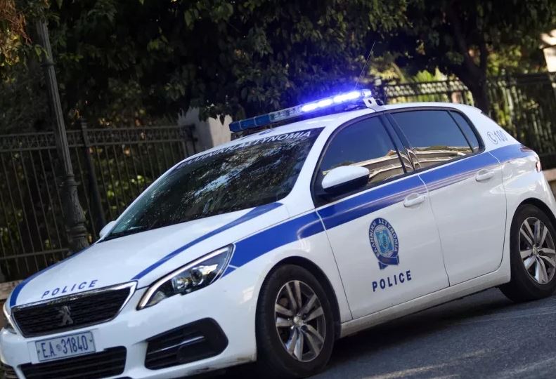 Τρεις ανήλικες επιτέθηκαν και λήστεψαν 24χρονη στον Άγιο Παντελεήμονα