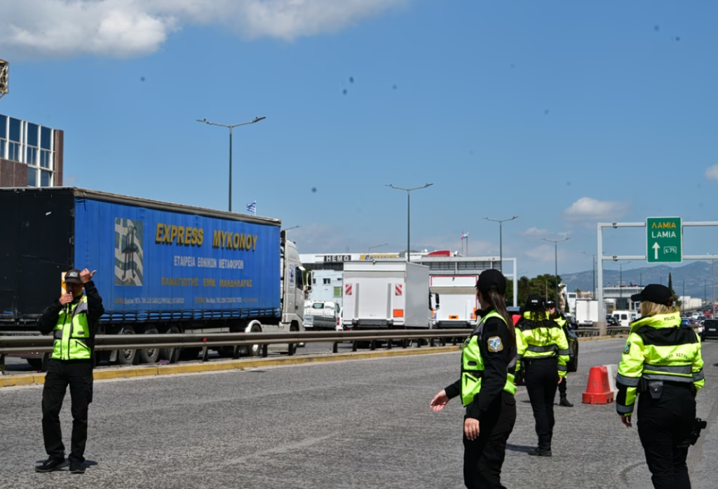 Έρχονται αλκοτέστ και το μεσημέρι; Στο «στόχαστρο» οι οδηγοί ταξί, λεωφορείων και φορτηγών