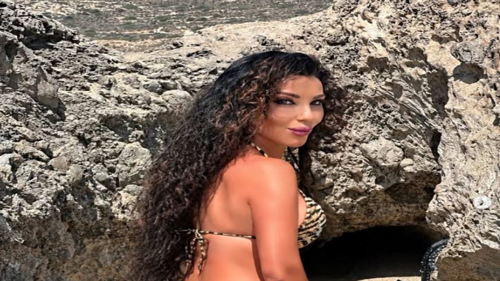Πόπη Μαλλιωτάκη: Ποζάρει με λεοπάρ μπικίνι και «κόβει» την ανάσα σε όλες τις 20αρες