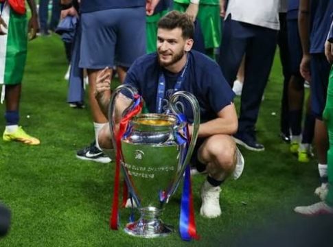 Σε πρώτο πλάνο η ανανέωση Κβαρατσχέλια στην Παρί Σεν Ζερμέν
