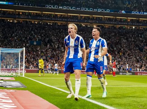 Πόρτο – Μπενφίκα 3-1: «Αφεντικό» στο ντέρμπι με την ομάδα του Παυλίδη οι «δράκοι»
