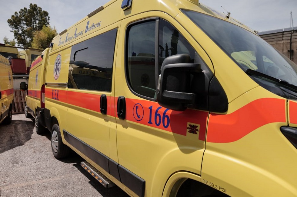 Μεσολόγγι: Στο νοσοκομείο μητέρα με μικρά παιδιά που παρέσυρε και εγκατέλειψε 14χρονος μοτοσικλετιστής