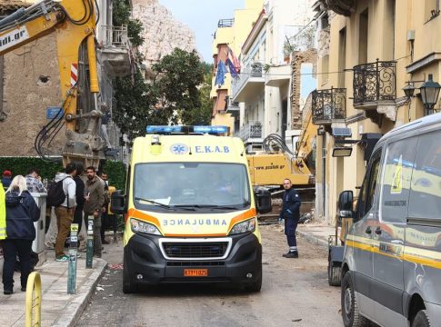 Τραγωδία στην Πλάκα: Βρέθηκε και δεύτερη σορός αγνοούμενου στο διώροφο κτίριο που κατέρρευσε μετά από έκρηξη