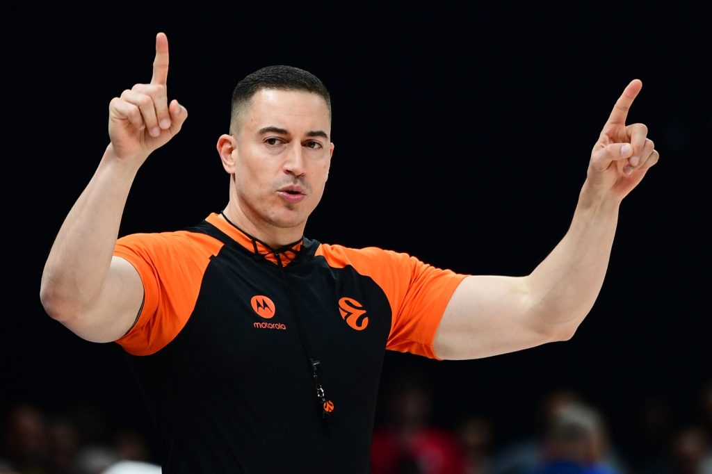 Η μεγάλη καινοτομία της Euroleague – Πώς θα ορίζονται οι τριάδες των διαιτητών