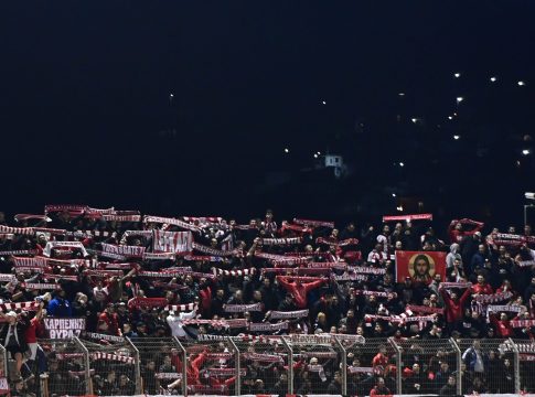 Κόκκινη και η Λιβαδειά: Με περισσότερους από 2.500 οπαδούς του ο Ολυμπιακός