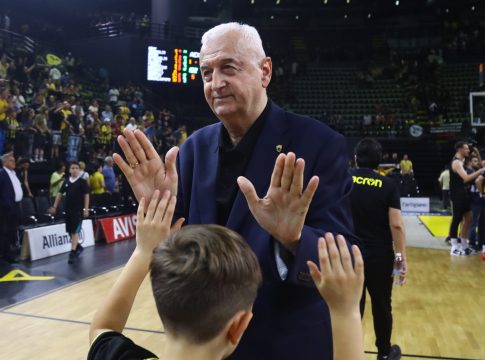 Σάκοτα: «Στόχος μας να είμαστε στο NBA Europe – Δεν με ρώτησε κάποιος για τη Sunel Arena και τον Ολυμπιακό» (pics)