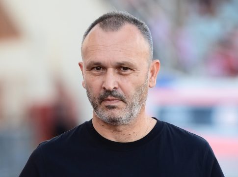 Μπράτσος: «Γίναμε πιο επιθετικοί και ισοφαρίσαμε – Περαστικά στους δύο παίκτες του Ολυμπιακού»