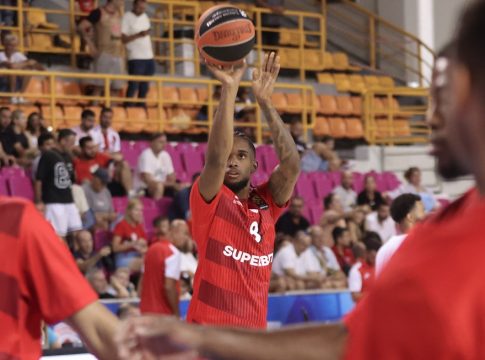 Buzzer beater στην εκπνοή της περιόδου το πρώτο καλάθι του Μοντέρο με τον Ολυμπιακό (vid)