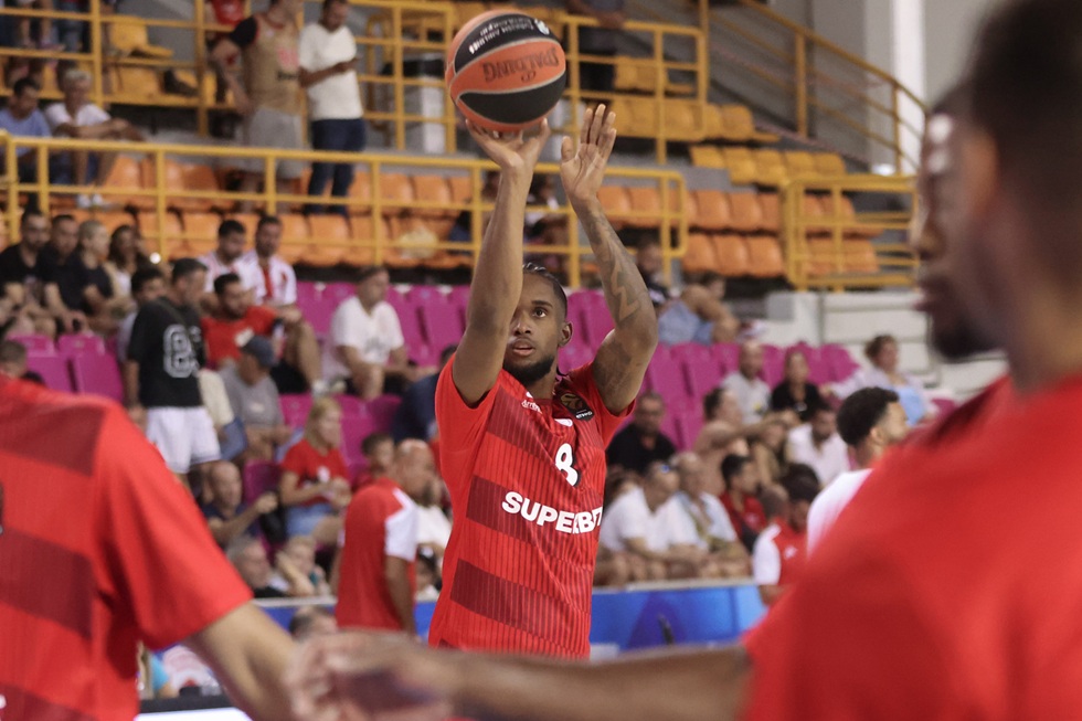 Buzzer beater στην εκπνοή της περιόδου το πρώτο καλάθι του Μοντέρο με τον Ολυμπιακό (vid)
