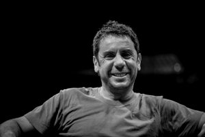 Ο Γιώργος Μαζωνάκης δεν έπαψε ποτέ να αγαπά – Η τελευταία συνέντευξη του μεγάλου «Μαζώ»