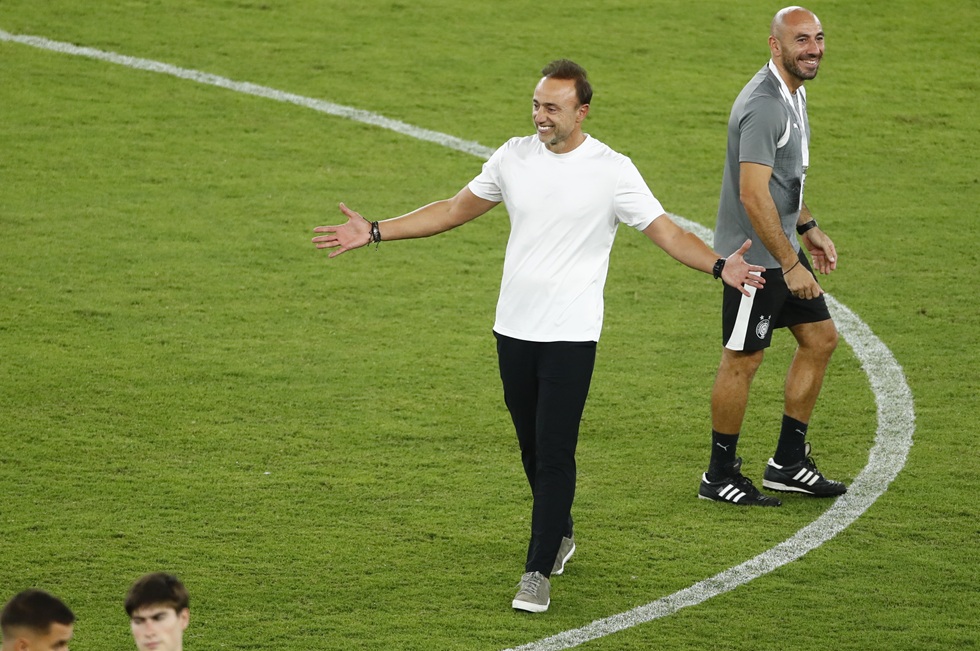 Κόντης: «Τεράστια νίκη, είμαι πολύ χαρούμενος που προπονώ αυτή την ομάδα»