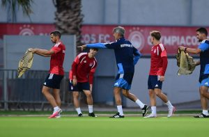 Ολυμπιακός: Το πρώτο δείγμα του Ιμανόλ, οι 5+1 παίκτες του κορμού και 21 επιλογές για τα τρία ματς