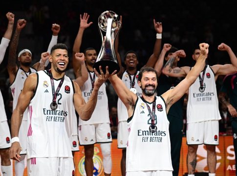 Ρεάλ Μαδρίτης: H απονομή του πρώτου EuroLeague Super Cup στη «βασίλισσα» – Το MVP στον Ταβάρες (vid+pics)