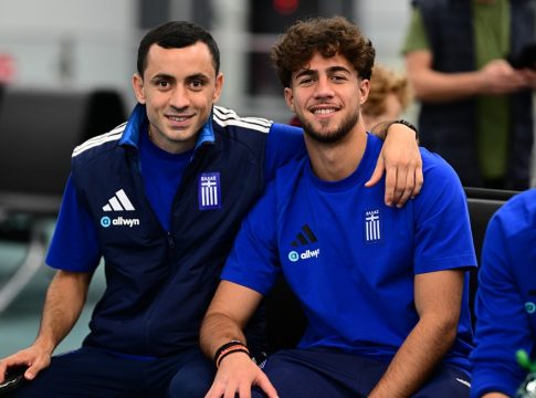 Κόκκινο βαθύ… Γαλάζιο