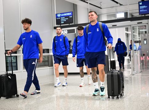 Έφτασε στο Μόναχο η Εθνική (vids)
