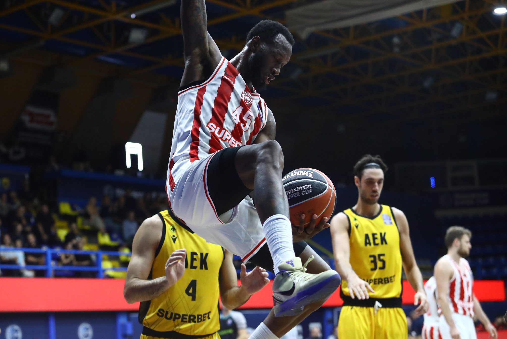 Ολυμπιακός – ΑΕΚ 93-80: Με… γκάζια στον τελικό