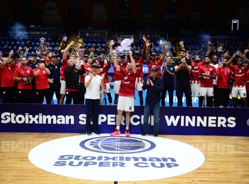Ολυμπιακός: Η απονομή του Stoiximan Super Cup και όσα δεν έδειξαν οι κάμερες (vid)