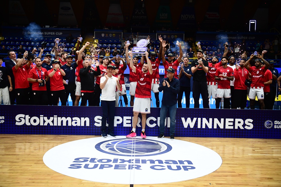 Ολυμπιακός: Η απονομή του Stoiximan Super Cup και όσα δεν έδειξαν οι κάμερες (vid)