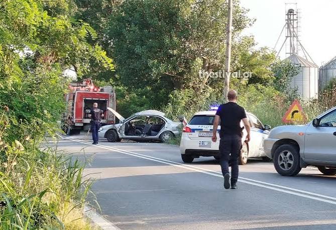 Κορινθία: Σοβαρό τροχαίο στις Κεχριές – Σύγκρουση δύο Ι.Χ. με έναν τραυματία