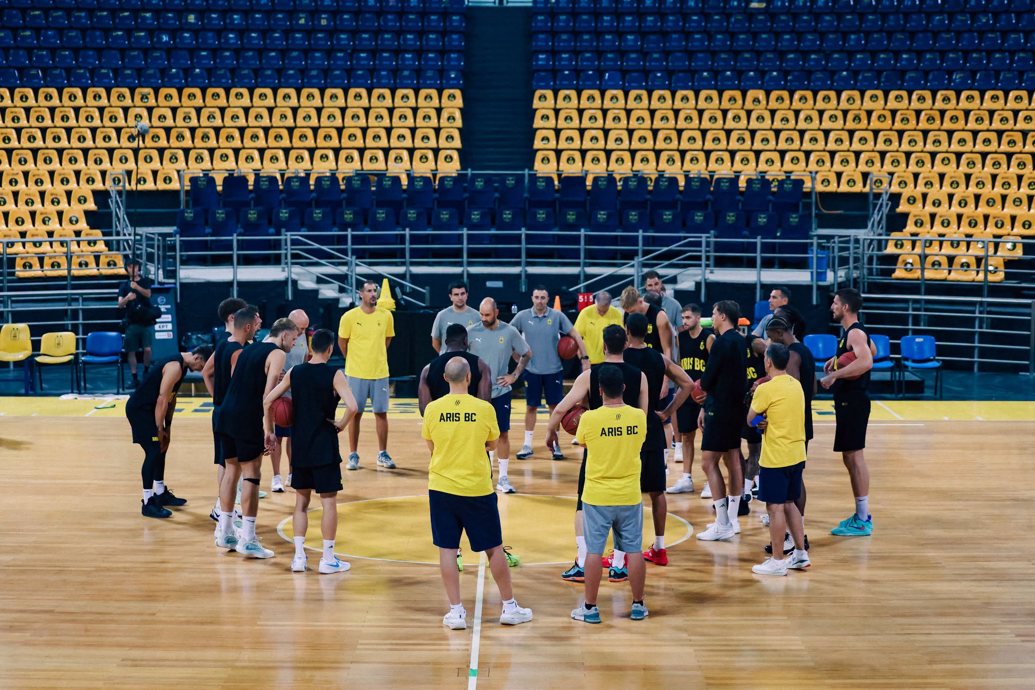 Δείτε παρακάτω φωτογραφίες από την πρώτη προπόνηση που πραγματοποίησε ο Σπανούλης στον Άρη 