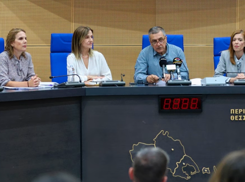 Περιφέρεια στηρίζει παιδιά στα όρια της φτώχειας-Παρουσιάστηκαν στοιχεία σοκ