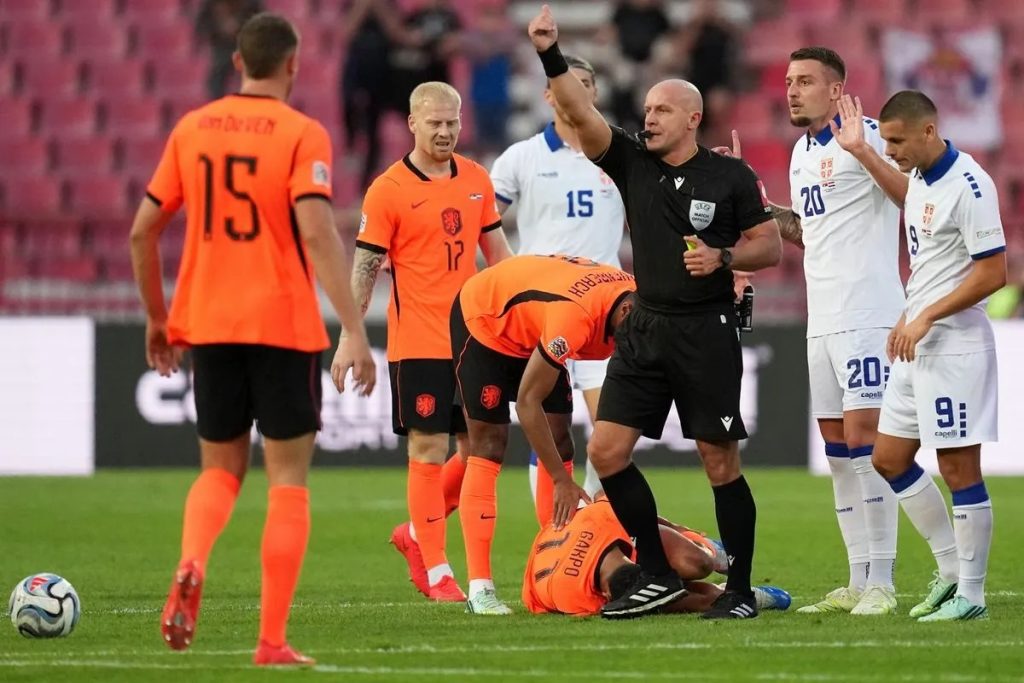 Αποχώρησε τραυματίας ο Χάκπο στο πρώτο ημίχρονο κόντρα στη Σερβία
