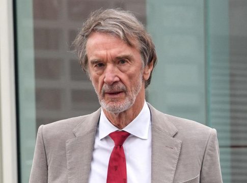 Μάντσεστερ Γιουνάιτεντ: Ο Ράτκλιφ εξαφάνισε σχεδόν το 1/3 του προσωπικού, αλλά το χρέος παραμένει πάνω από ένα δισ. λίρες (pics)
