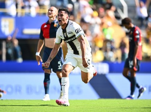 Serie A: Πρώτη ήττα για την Κόμο του Δουβίκα, 1-0 από τη Φροζινόνε – «Σεφτέ» η Πάρμα με Τζένοα (2-1)