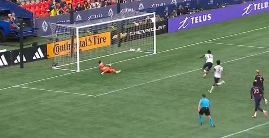 MLS: Κι’ όμως υπάρχει γκολ χωρίς να βρει η μπάλα ούτε δίχτυα ούτε δοκάρι (vid)
