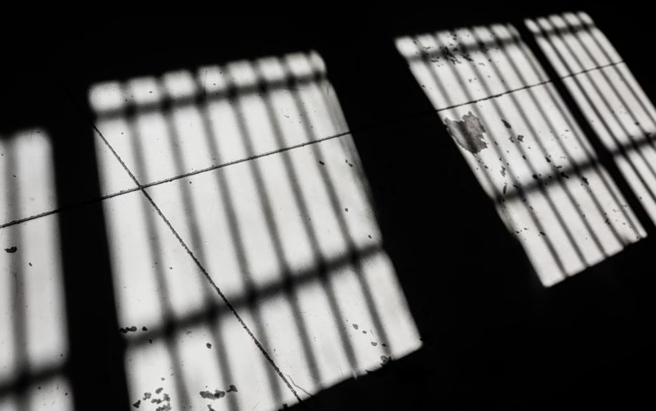Θεσσαλονίκη: Στη φυλακή νεαρός που χαστούκισε τη μητέρα του – «Θα σε ξεκοιλιάσω»