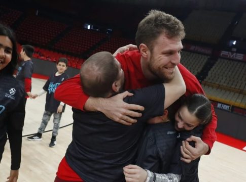 Best One Team Ambassador της σεζόν στη Euroleague ο Βεζένκοφ (pic)