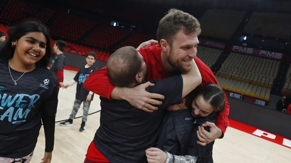 Best One Team Ambassador της σεζόν στη Euroleague ο Βεζένκοφ (pic)