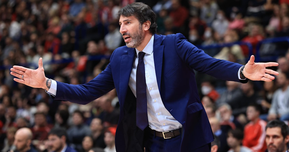 Μουμπρού: «Σπουδαία ομάδα ο Ολυμπιακός – Προέρχεται από ματς που κρίθηκε στο τέλος και νίκησε, ενώ εμείς όχι»