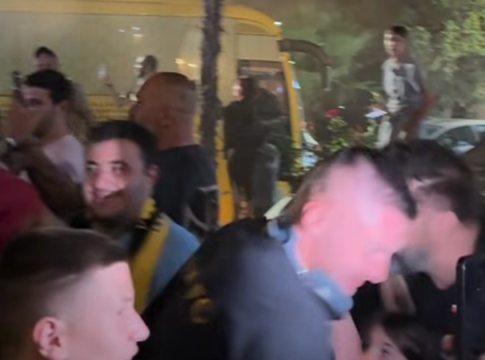 «Θερμή» υποδοχή για την ΑΕΚ στον Βόλο (vid)