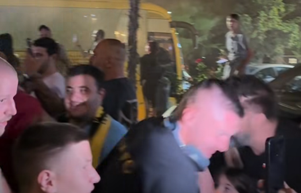 «Θερμή» υποδοχή για την ΑΕΚ στον Βόλο (vid)