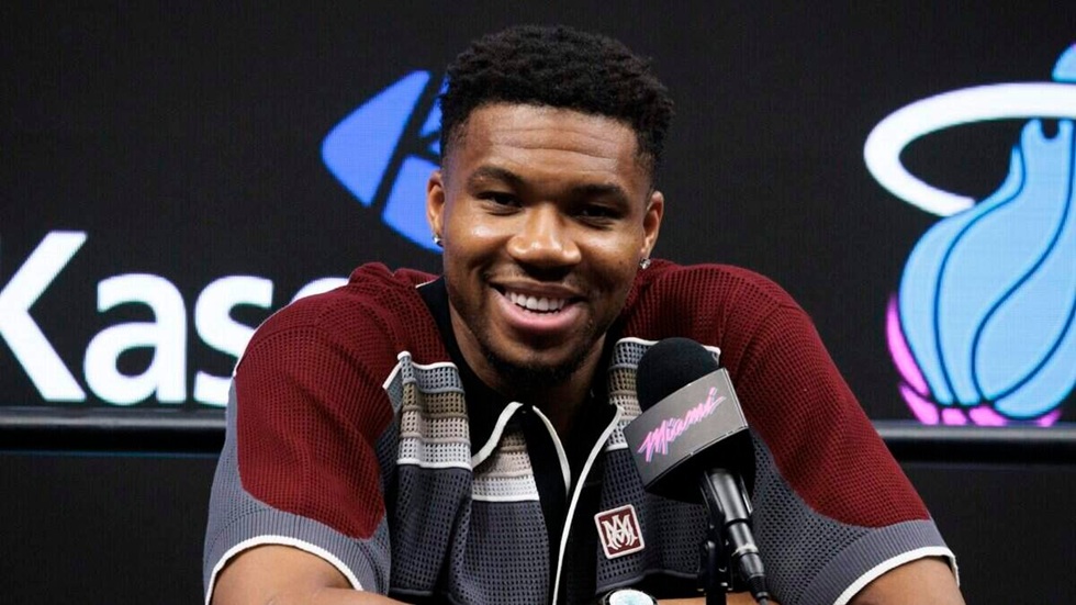 ESPN: Στους δέκα καλύτερους παίκτες της σεζόν ο Αντετοκούνμπο