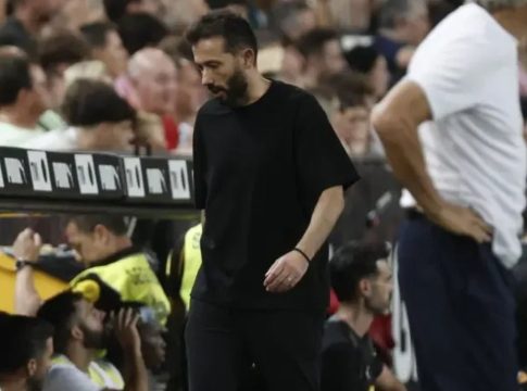 Περίπατος της Μπαρτσελόνα στο «Μεστάγια» – Άγριο κράξιμο των οπαδών της Βαλένθια σε Κορμπεράν και διοίκηση (vids)