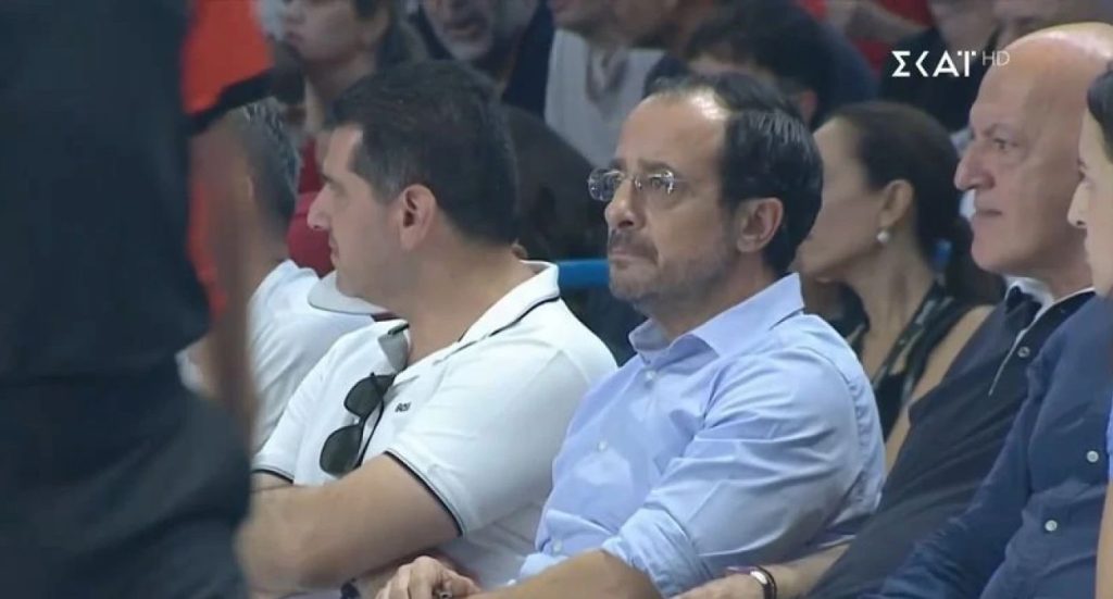 Ο Πρόεδρος της Κύπρου στο Ολυμπιακός – Μακάμπι Τελ Αβίβ (vid)